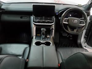 Toyota Land Cruiser 300 3.3D ZX - Image 6