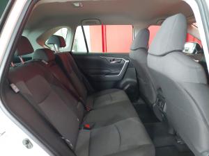Toyota RAV4 2.0 GX auto - Image 11