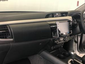 Toyota Hilux 2.4GD-6 double cab 4x4 Raider manual - Image 7