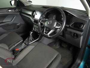 Volkswagen T-CROSS 1.0 TSI Comfortline DSG - Image 17