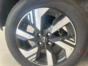 Nissan Magnite 1.0T Acenta CVT - Image 12