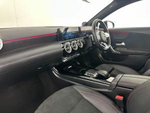 Mercedes-Benz A200d - Image 20