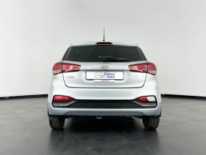Hyundai i20 1.4 Motion automatic - Image 5