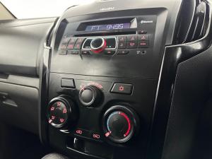 Isuzu D-MAX 250 HO X-RIDER automatic D/C - Image 8