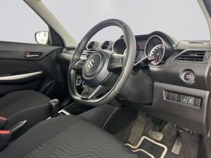 Suzuki Swift 1.2 GLX AMT - Image 13