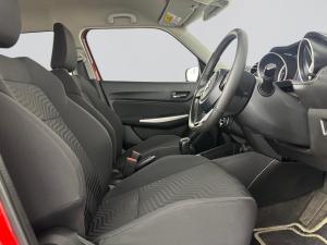 Suzuki Swift 1.2 GLX AMT - Image 14