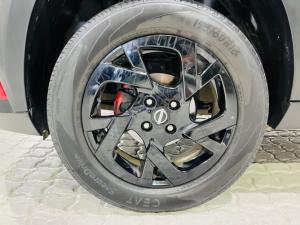 Nissan Magnite 1.0 Turbo Acenta Kuro auto - Image 15