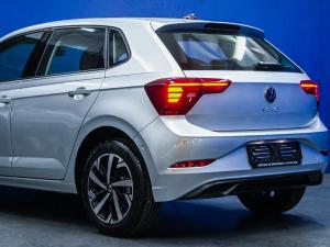 Volkswagen Polo hatch 1.0TSI Life auto - Image 11
