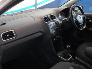 Volkswagen Polo Vivo hatch 1.6 Highline - Image 14