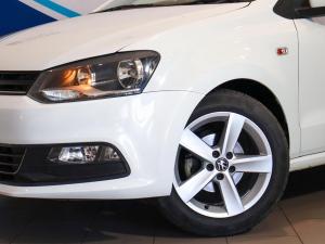 Volkswagen Polo Vivo hatch 1.6 Highline - Image 6