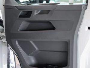 Volkswagen Transporter 2.0TDI Kombi SWB Trendline auto - Image 16