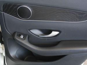 Mercedes-Benz GLC GLC300d 4Matic - Image 20