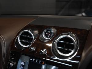 Bentley Bentayga W12 Mulliner - Image 11