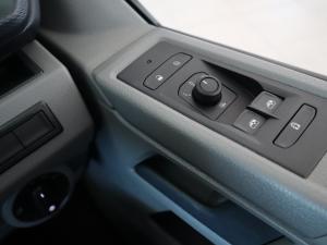 Volkswagen Transporter 2.0TDI Kombi SWB Trendline auto - Image 18