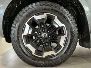 Nissan Navara 2.5DDTI LE/LE Plus automatic D/C - Image 10