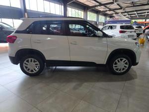 Suzuki Vitara Brezza 1.5 GL automatic - Image 4