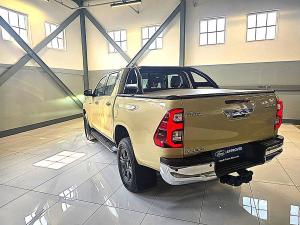 Toyota Hilux 2.8GD-6 double cab Raider auto - Image 3