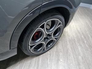 Alfa Romeo Tonale 1.5T Hybrid Speciale - Image 4