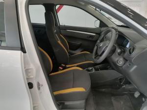 Renault Kwid 1.0 Climber auto - Image 11