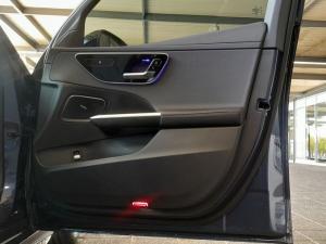 Mercedes-Benz C-Class C200 Avantgarde - Image 9