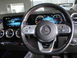 Mercedes-Benz GLA GLA200d - Image 9