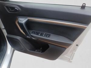 Renault Kiger 1.0 Turbo Zen - Image 15