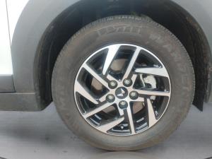 Mahindra XUV 3XO 1.2T AX5L - Image 20