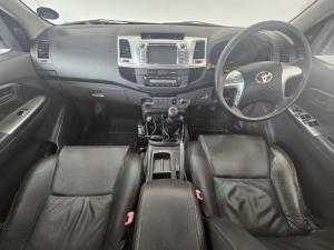 Toyota Hilux 3.0D-4D double cab 4x4 Raider Dakar edition - Image 6