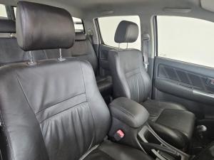 Toyota Hilux 3.0D-4D double cab 4x4 Raider Dakar edition - Image 12