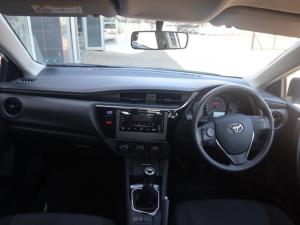 Toyota Corolla Quest 1.8 Plus manual - Image 6