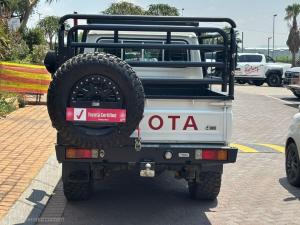 Toyota Land Cruiser 79 4.5D-4D V8 double cab LX - Image 5