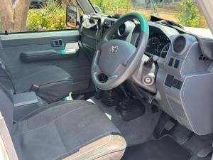 Toyota Land Cruiser 79 4.5D-4D V8 double cab LX - Image 7