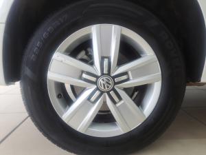 Volkswagen Transporter 2.0BiTDI crew bus SWB 4Motion auto - Image 10