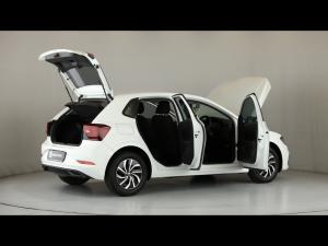 Volkswagen Polo hatch 1.0TSI - Image 18