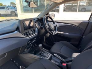 Toyota Urban Cruiser 1.5 XR manual - Image 7