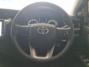 Toyota Fortuner 2.4GD-6 manual - Image 8