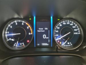 Toyota Fortuner 2.4GD-6 manual - Image 11