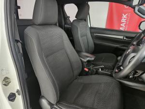 Toyota Hilux 2.8GD-6 Xtra cab 4x4 Legend manual - Image 17