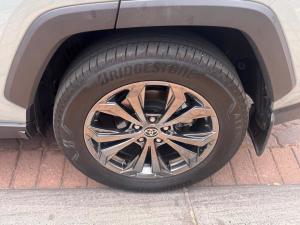 Toyota RAV4 2.5 Hybrid VX E-Four - Image 10