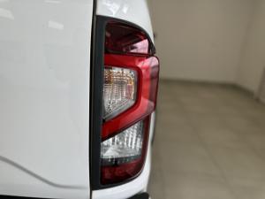 Nissan Navara 2.5DDTI PRO-2X automatic D/C - Image 6