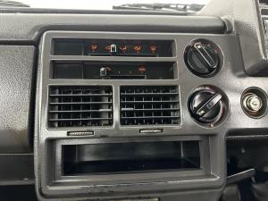 Ford Courier 1800 SWBS/C - Image 7