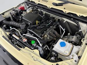Suzuki Jimny 1.5 GLX - Image 19