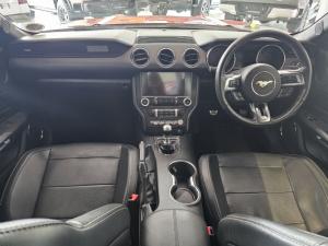 Ford Mustang 5.0 GT fastback - Image 11