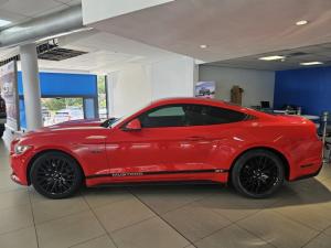 Ford Mustang 5.0 GT fastback - Image 3