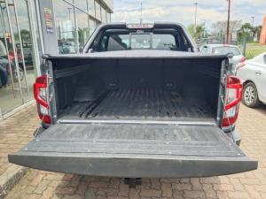 Nissan Navara 2.5DDTi double cab LE Plus - Image 13