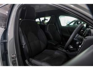 Volvo EC40 Twin Performance Ultra - Image 12