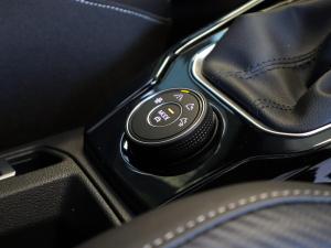 Volkswagen T-Roc 2.0TSI 4Motion R-Line - Image 16