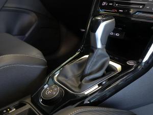 Volkswagen T-Roc 2.0TSI 4Motion R-Line - Image 18