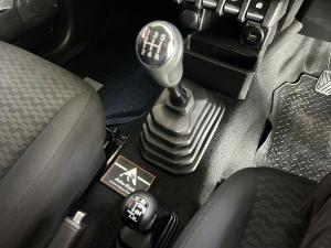 Suzuki Jimny 1.5 GLX AllGrip 3-door manual - Image 12