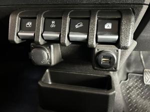 Suzuki Jimny 1.5 GLX AllGrip 3-door manual - Image 15